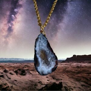 Geode slice pendant NWT